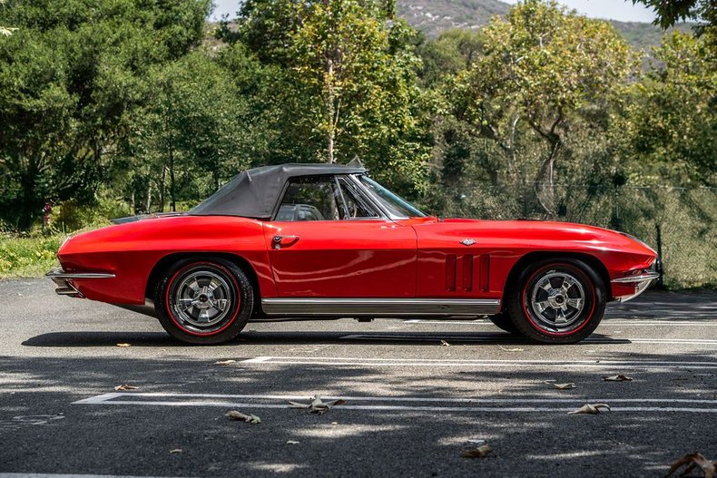 Chevrolet-Corvette-1966-Red-Black-28