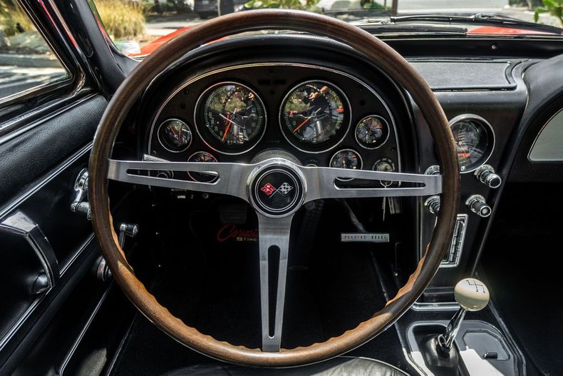 Chevrolet-Corvette-1966-Red-Black-32