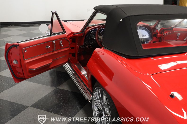 Chevrolet-Corvette-1966-Red-Red-40