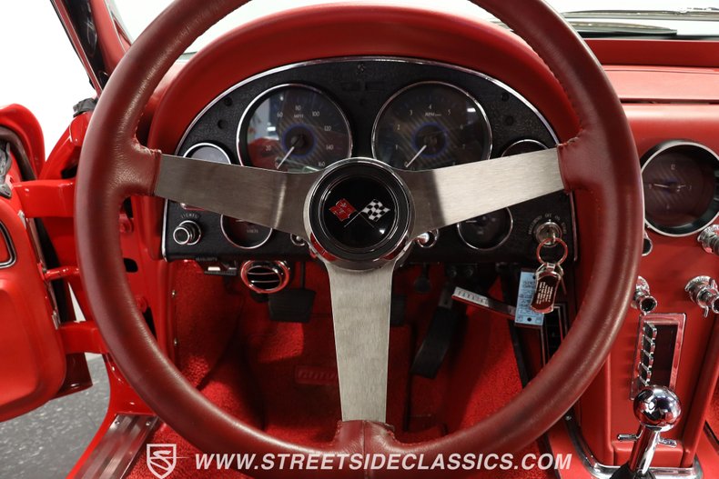 Chevrolet-Corvette-1966-Red-Red-43