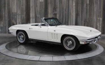 Chevrolet-Corvette-1966-Restored-10