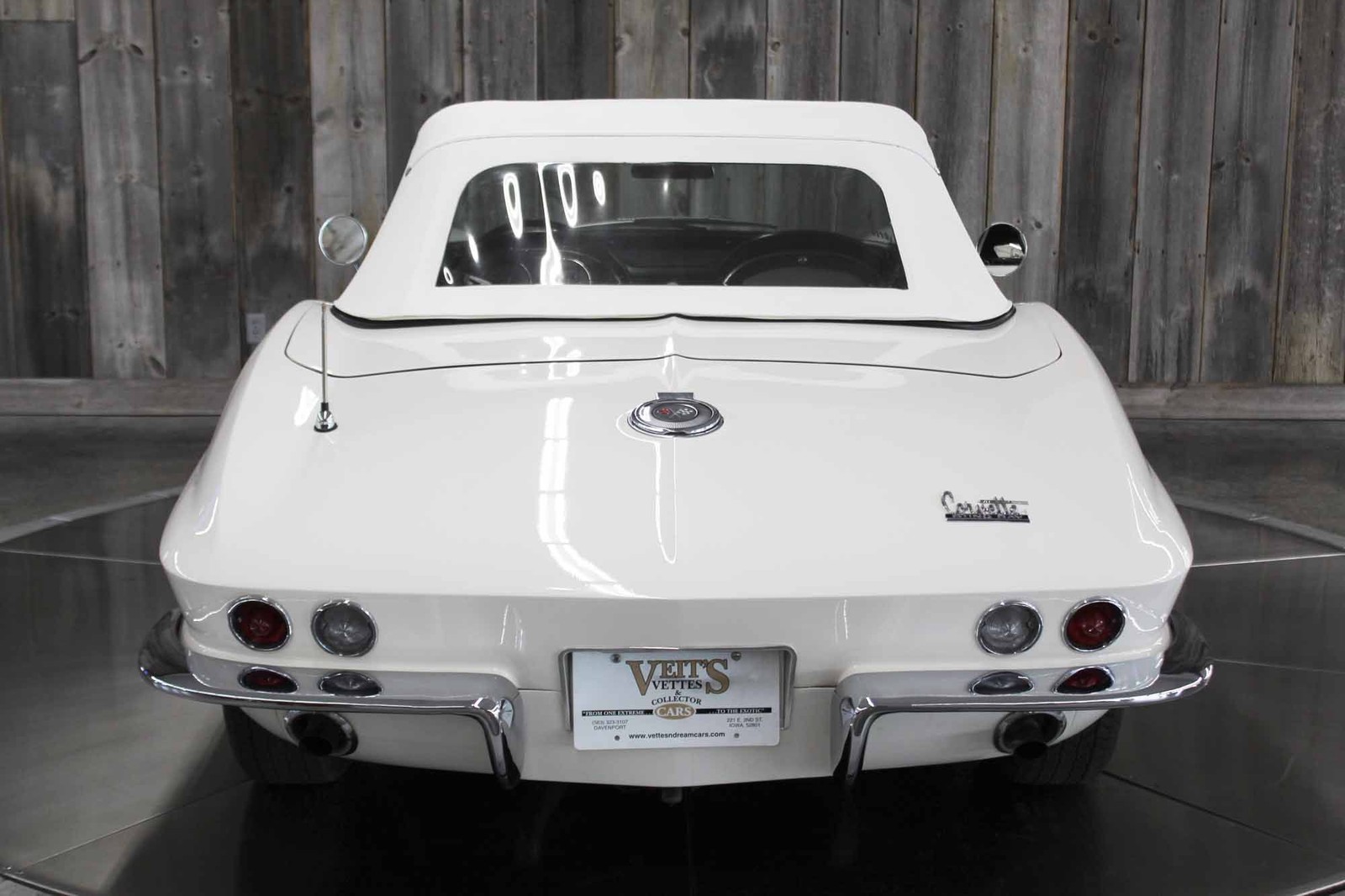 Chevrolet-Corvette-1966-Restored-13