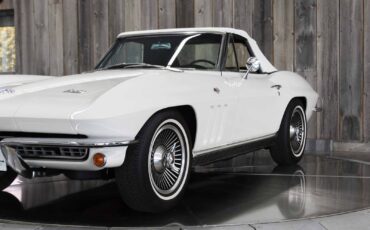 Chevrolet-Corvette-1966-Restored-15