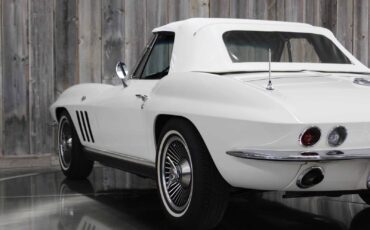 Chevrolet-Corvette-1966-Restored-16