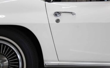 Chevrolet-Corvette-1966-Restored-20