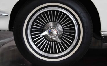 Chevrolet-Corvette-1966-Restored-22