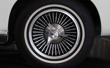 Chevrolet-Corvette-1966-Restored-25