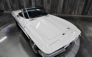 Chevrolet-Corvette-1966-Restored-26