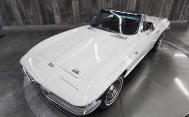 Chevrolet-Corvette-1966-Restored-27