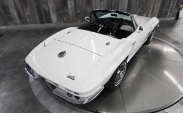 Chevrolet-Corvette-1966-Restored-29