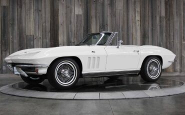 Chevrolet-Corvette-1966-Restored-39