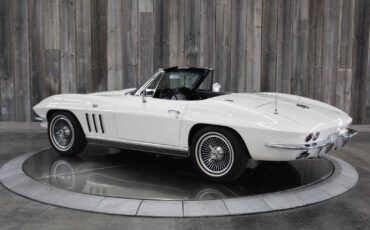 Chevrolet-Corvette-1966-Restored-4