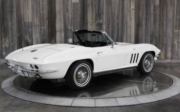 Chevrolet-Corvette-1966-Restored-6