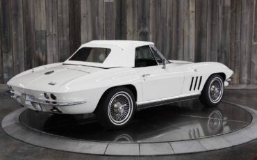 Chevrolet-Corvette-1966-Restored-7