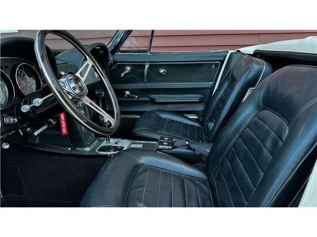 Chevrolet-Corvette-1966-Roasdster-14