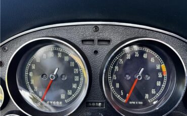 Chevrolet-Corvette-1966-Roasdster-18