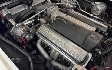 Chevrolet-Corvette-1966-Roasdster-21