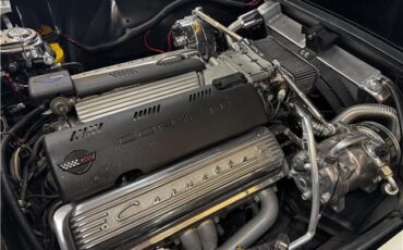 Chevrolet-Corvette-1966-Roasdster-22