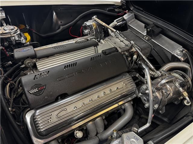 Chevrolet-Corvette-1966-Roasdster-22