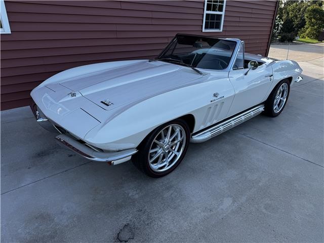Chevrolet-Corvette-1966-Roasdster