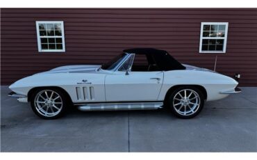 Chevrolet-Corvette-1966-Roasdster-4