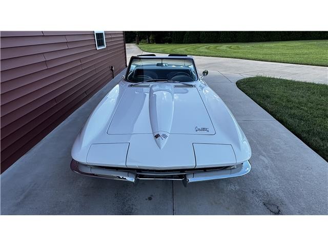 Chevrolet-Corvette-1966-Roasdster-5