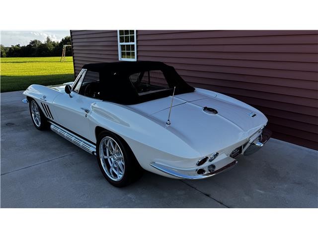 Chevrolet-Corvette-1966-Roasdster-8