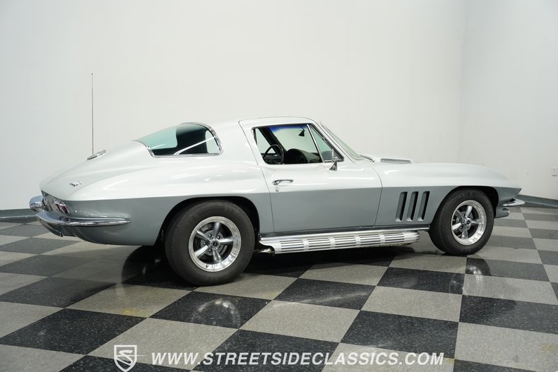 Chevrolet-Corvette-1966-Silver-Pearl-Black-11