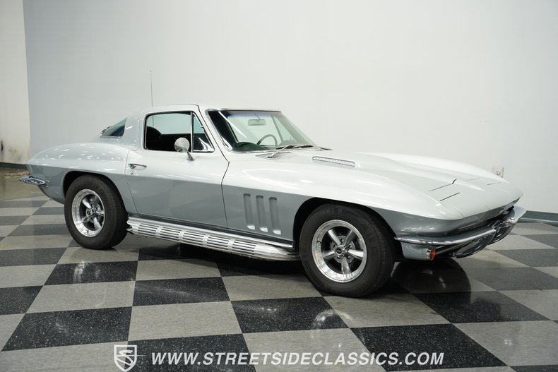 Chevrolet-Corvette-1966-Silver-Pearl-Black-13