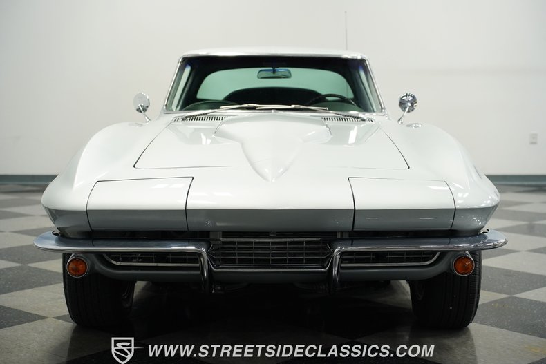 Chevrolet-Corvette-1966-Silver-Pearl-Black-15