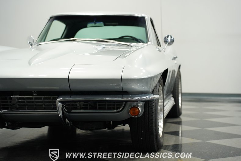 Chevrolet-Corvette-1966-Silver-Pearl-Black-17