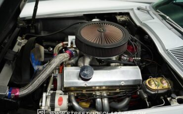 Chevrolet-Corvette-1966-Silver-Pearl-Black-2