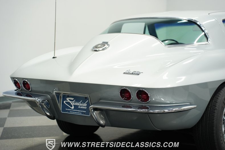 Chevrolet-Corvette-1966-Silver-Pearl-Black-23