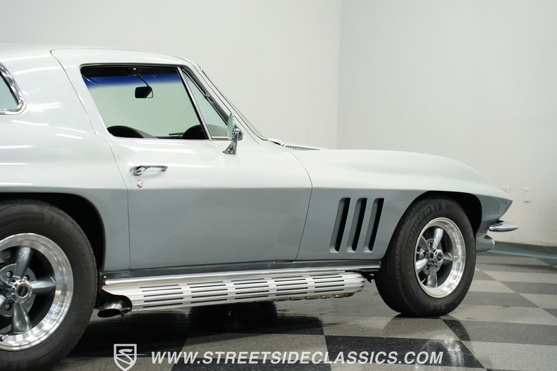 Chevrolet-Corvette-1966-Silver-Pearl-Black-25