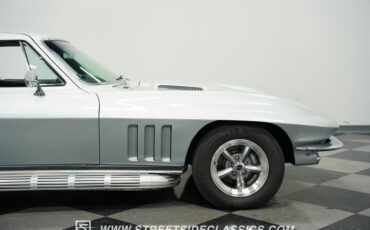 Chevrolet-Corvette-1966-Silver-Pearl-Black-27