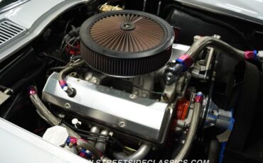 Chevrolet-Corvette-1966-Silver-Pearl-Black-32
