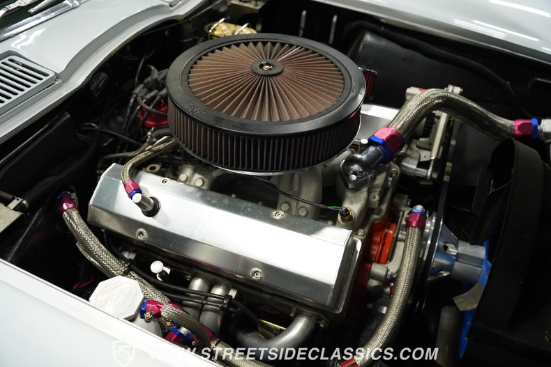 Chevrolet-Corvette-1966-Silver-Pearl-Black-32