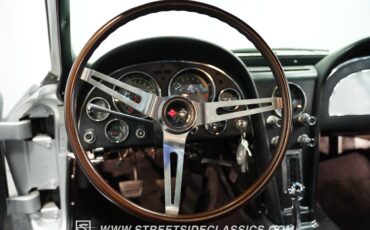 Chevrolet-Corvette-1966-Silver-Pearl-Black-34