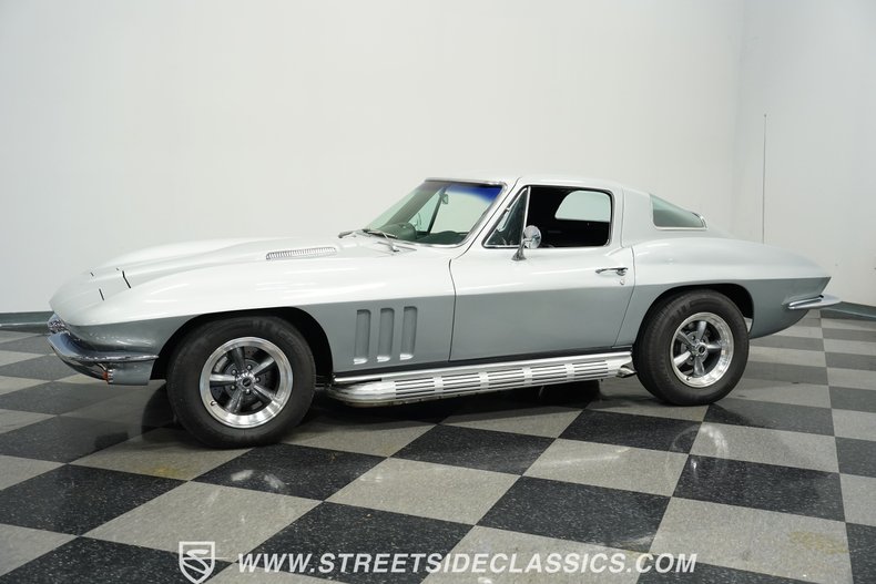 Chevrolet-Corvette-1966-Silver-Pearl-Black-37