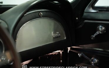 Chevrolet-Corvette-1966-Silver-Pearl-Black-44