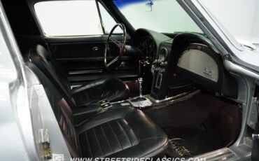 Chevrolet-Corvette-1966-Silver-Pearl-Black-47