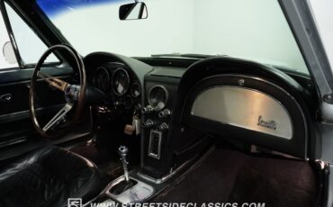 Chevrolet-Corvette-1966-Silver-Pearl-Black-48