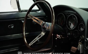 Chevrolet-Corvette-1966-Silver-Pearl-Black-49
