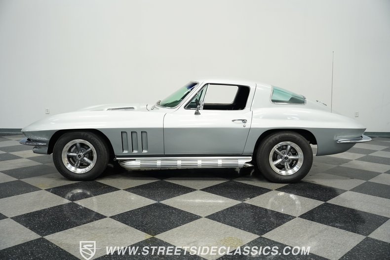 Chevrolet-Corvette-1966-Silver-Pearl-Black-5