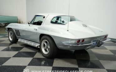 Chevrolet-Corvette-1966-Silver-Pearl-Black-7