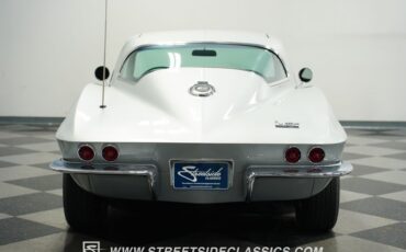Chevrolet-Corvette-1966-Silver-Pearl-Black-8