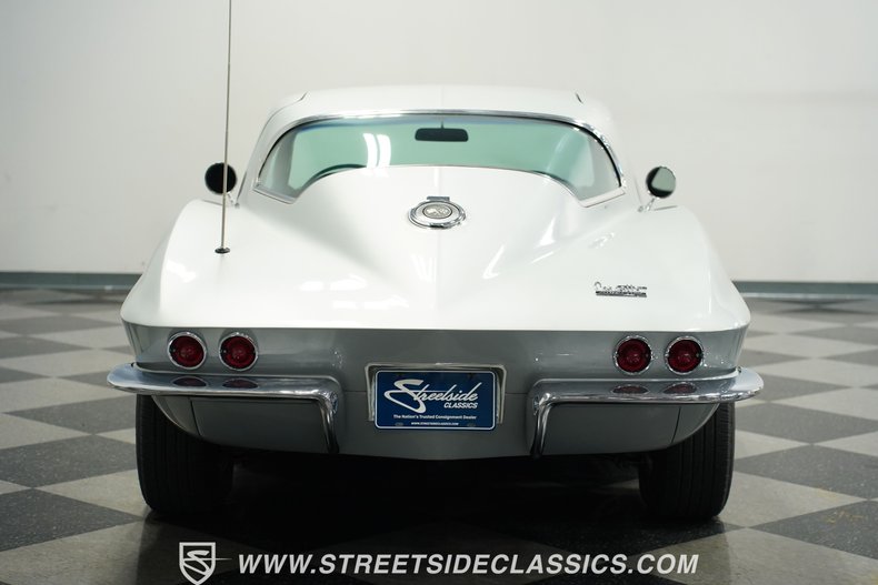 Chevrolet-Corvette-1966-Silver-Pearl-Black-8