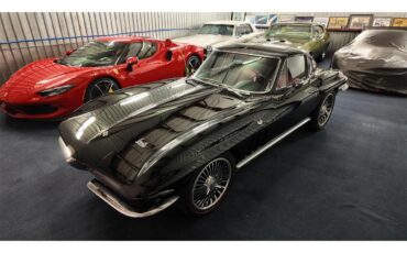 Chevrolet-Corvette-1966-black-red-2