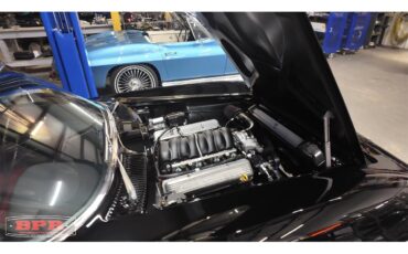 Chevrolet-Corvette-1966-black-red-7