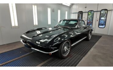 Chevrolet-Corvette-1966-black-red-8